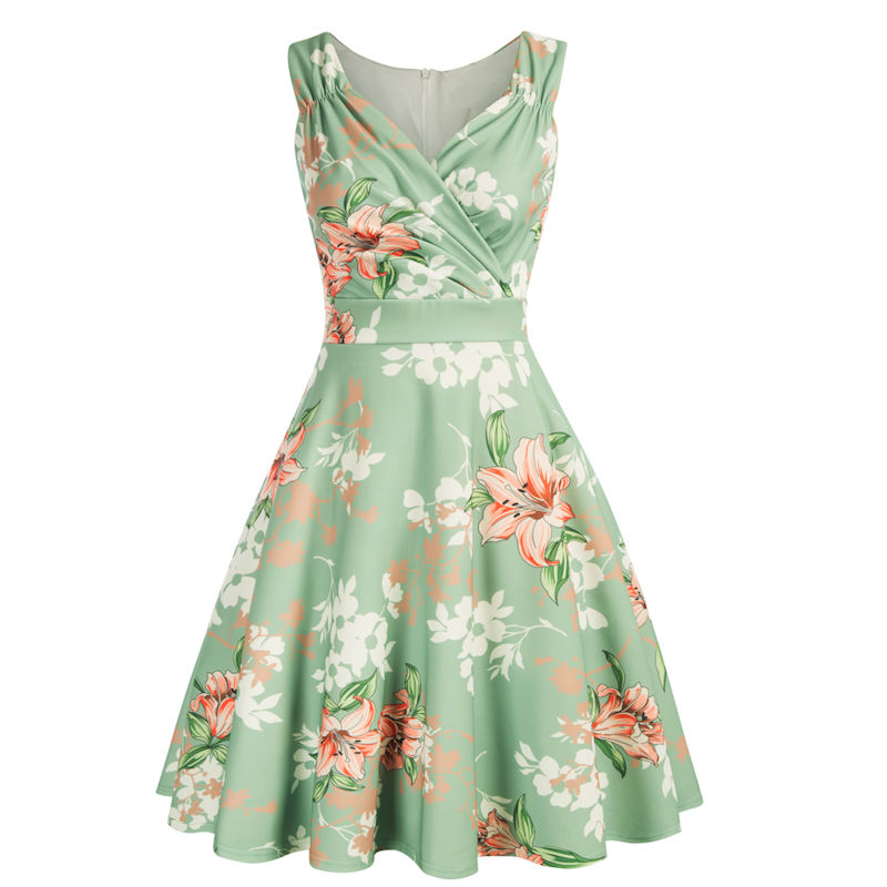 Mintgrön klänning med blommor klassisk stil