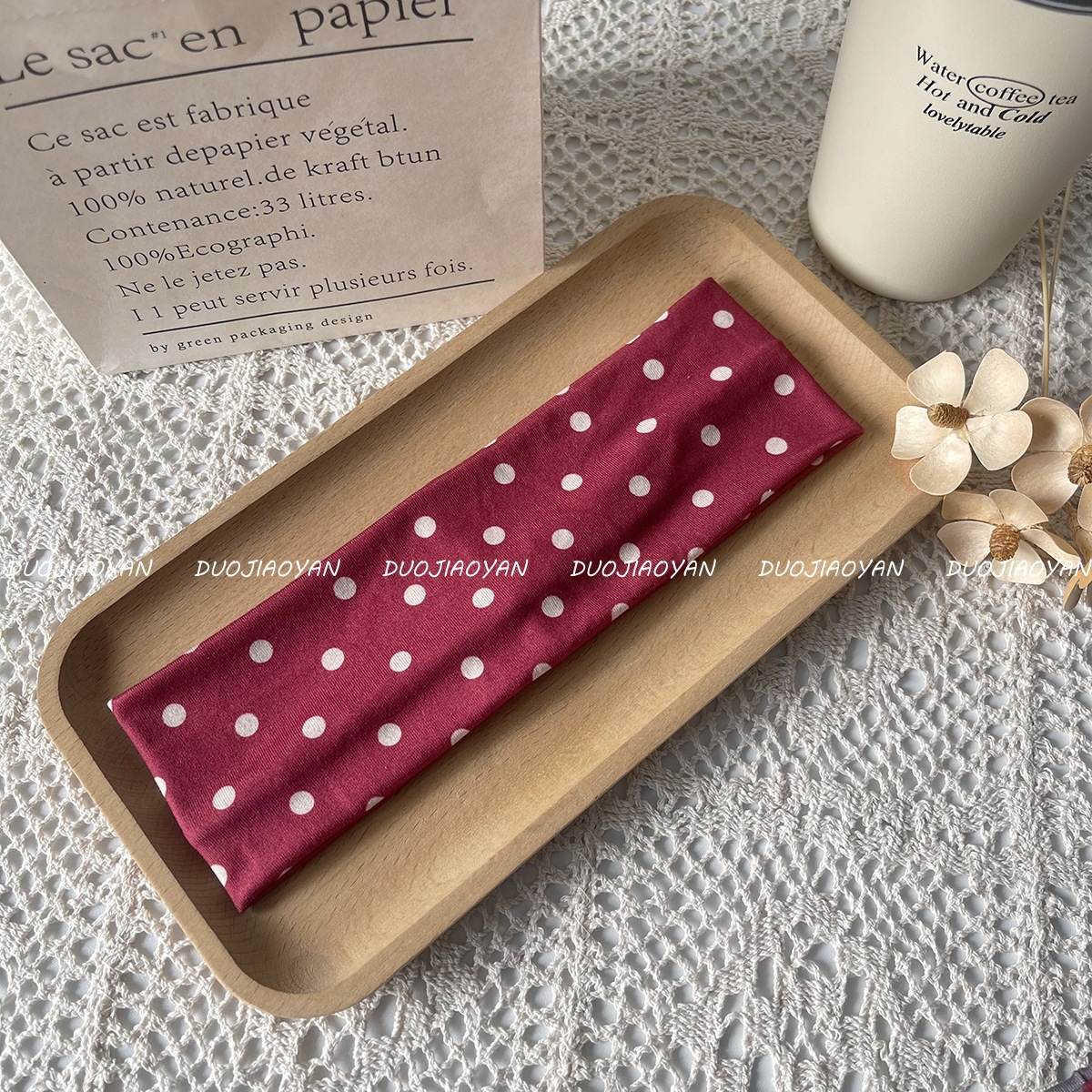 Vinrött retro hårband med vita prickar – vintageinspirerad håraccessoar